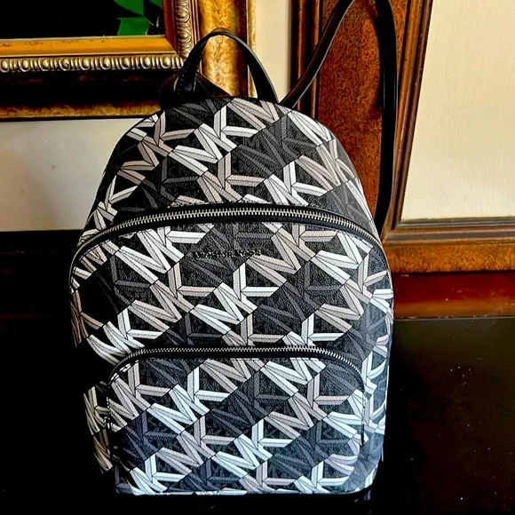 MICHAEL Michael Kors | Bags | Mom 0 Authentic Brand Nwtnever  display picture 1